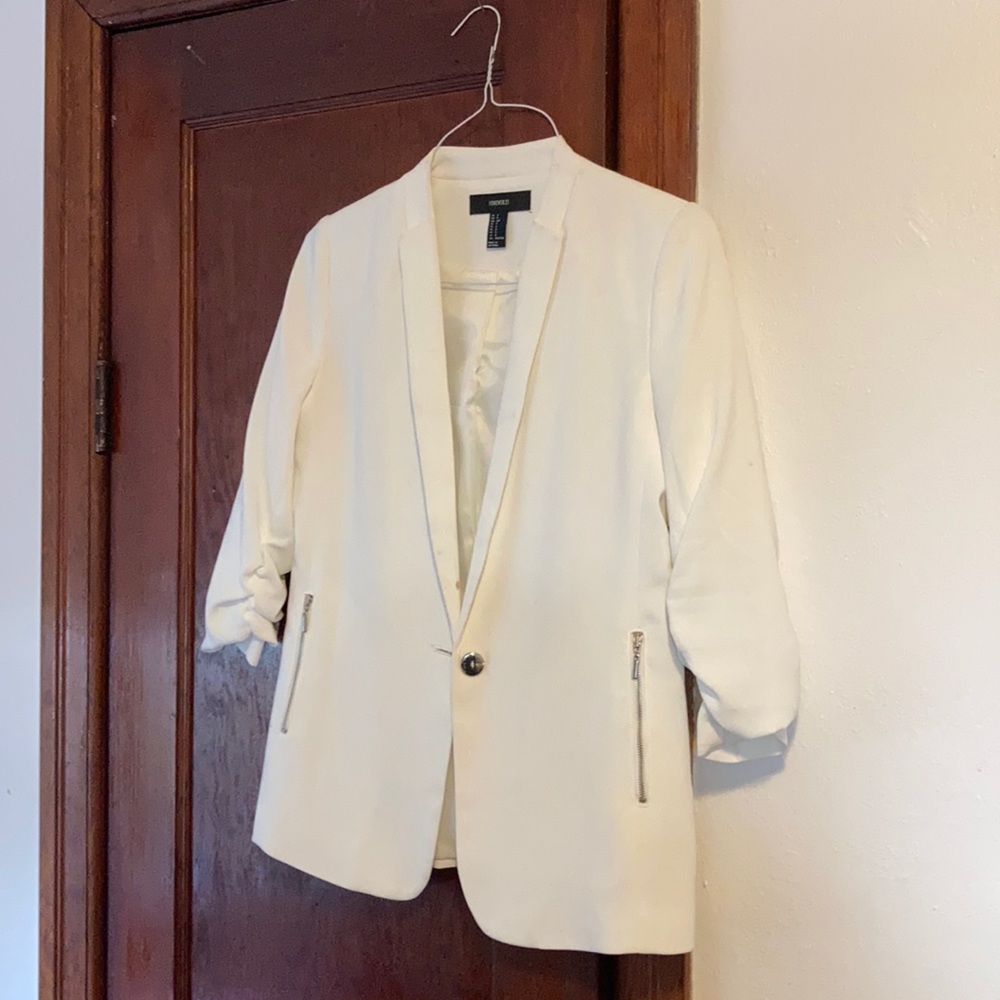 Tailored White Blazer with Zipper pockets